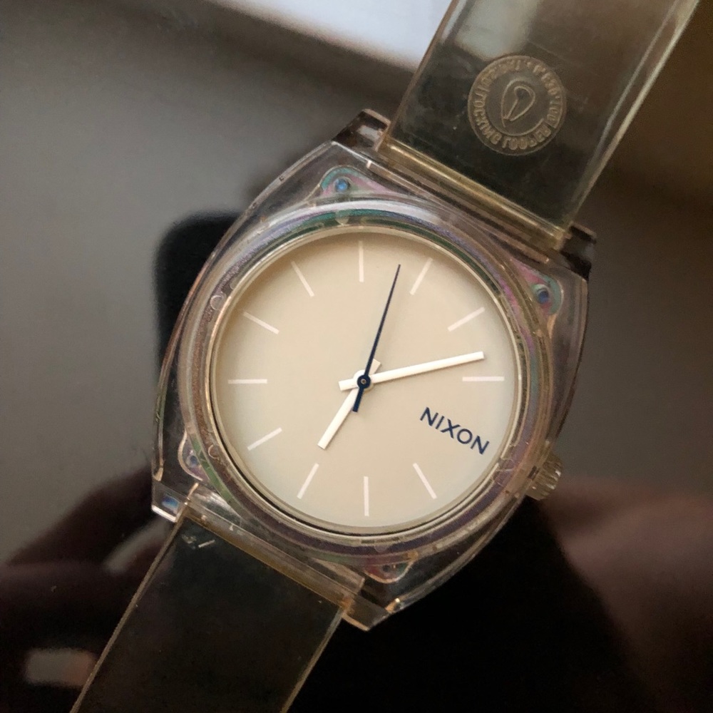 Transparent Nixon timeteller